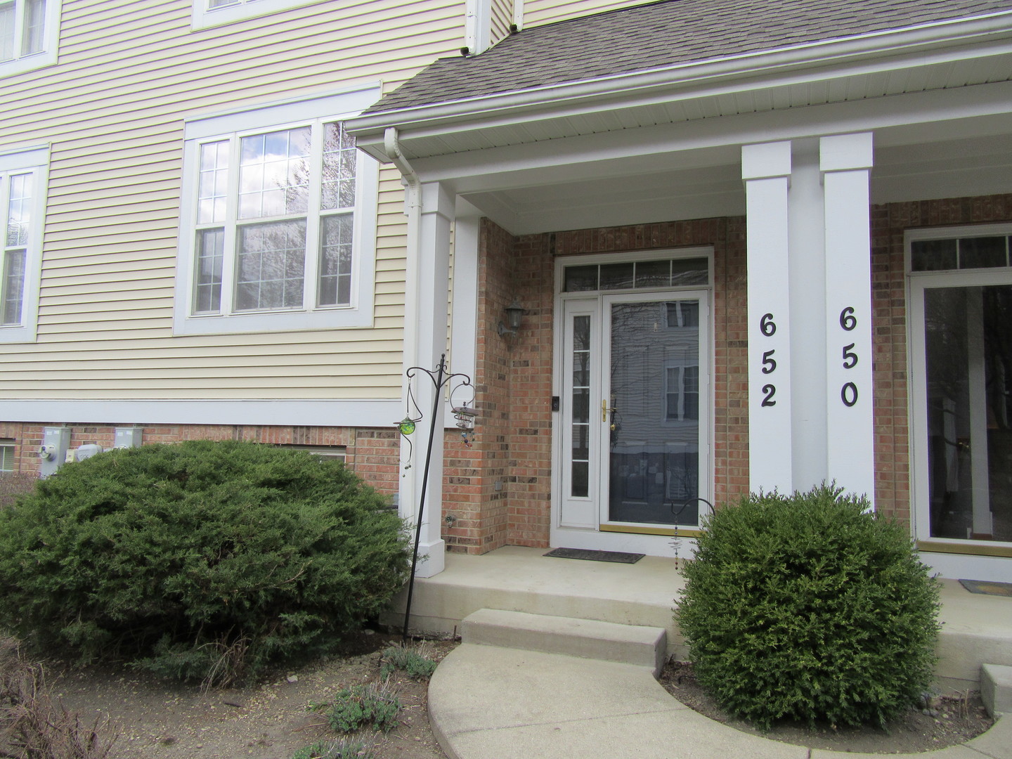 652 N Hidden Prairie Court, Palatine, IL 60067