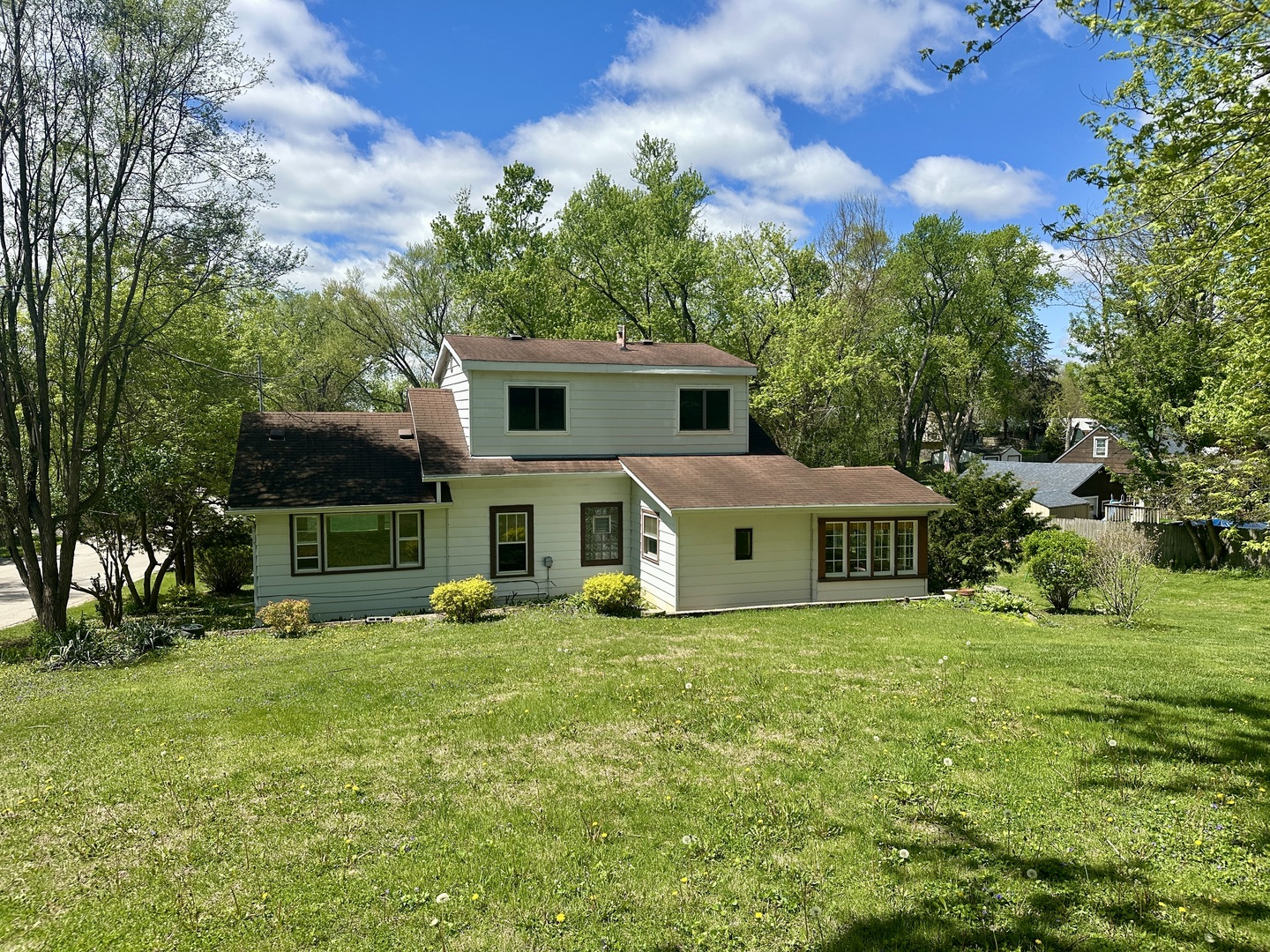 35397 N 1st Avenue, Ingleside, IL 60041