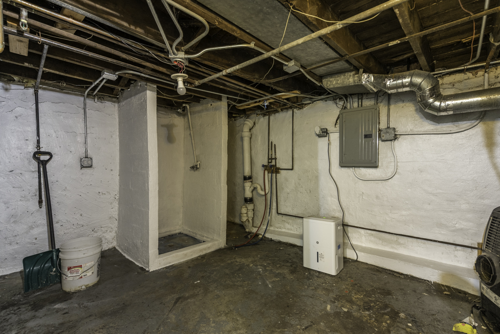 205 S Park Avenue, Waukegan, IL 60085