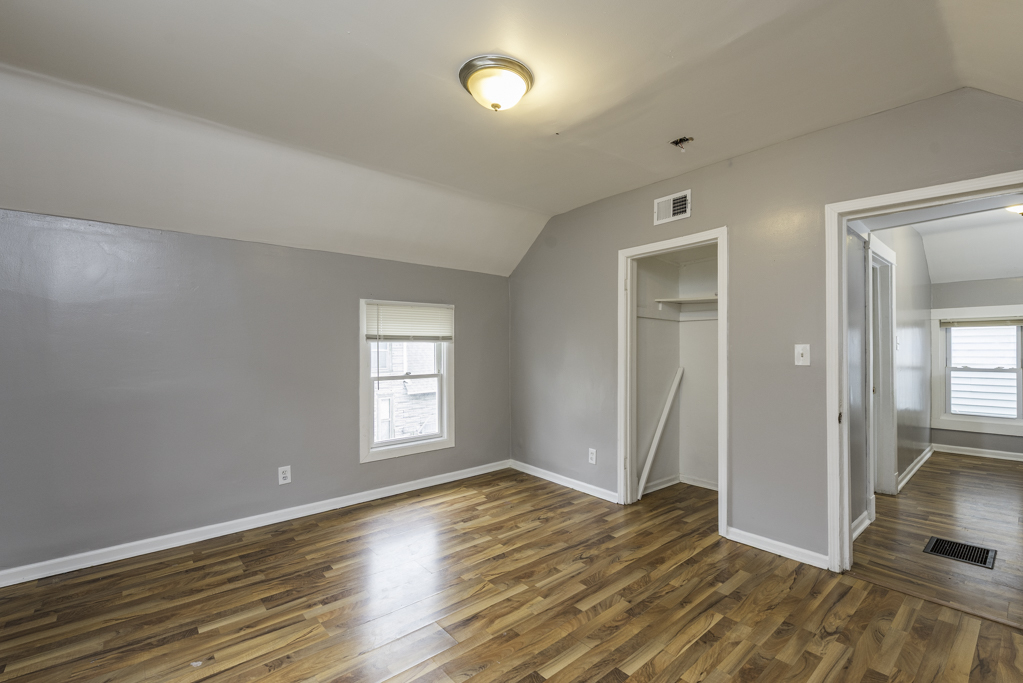 205 S Park Avenue, Waukegan, IL 60085