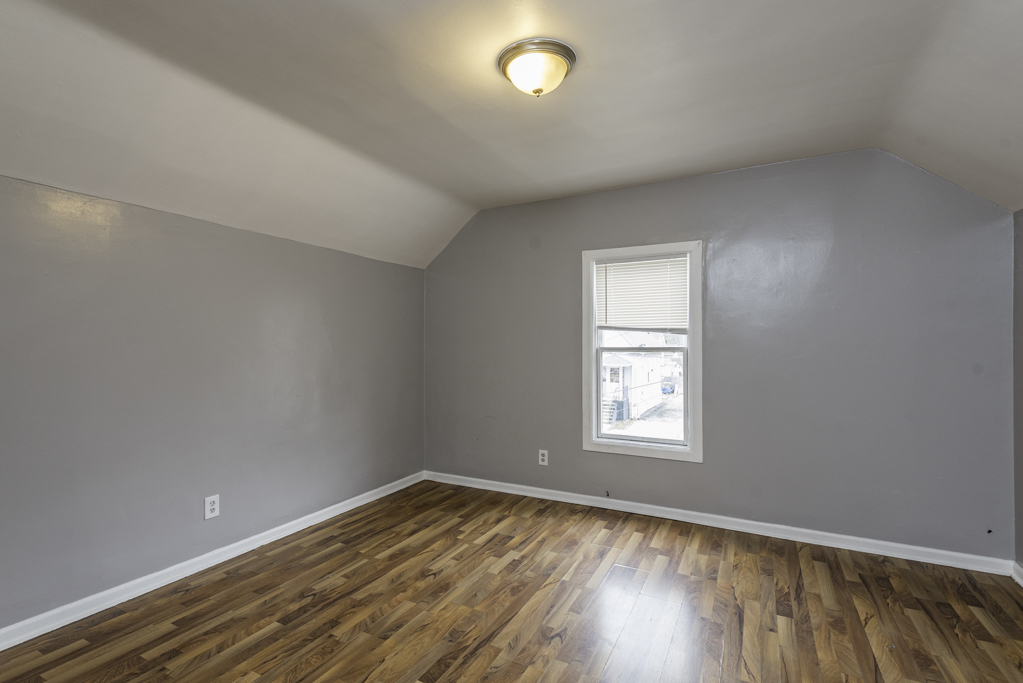 205 S Park Avenue, Waukegan, IL 60085