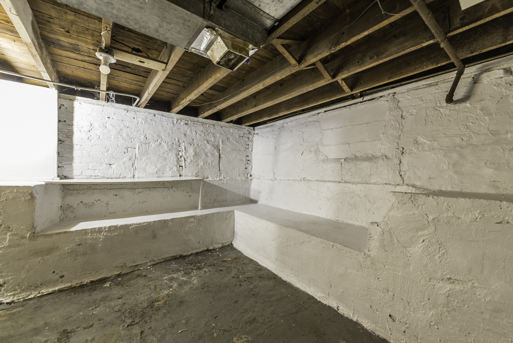 205 S Park Avenue, Waukegan, IL 60085