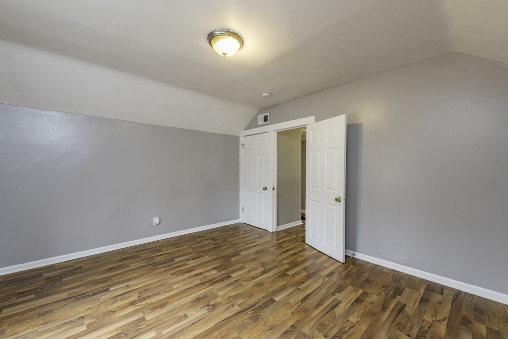 205 S Park Avenue, Waukegan, IL 60085