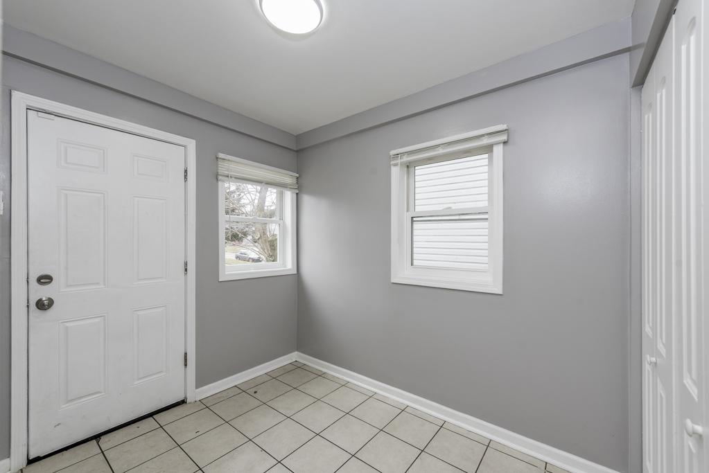 205 S Park Avenue, Waukegan, IL 60085