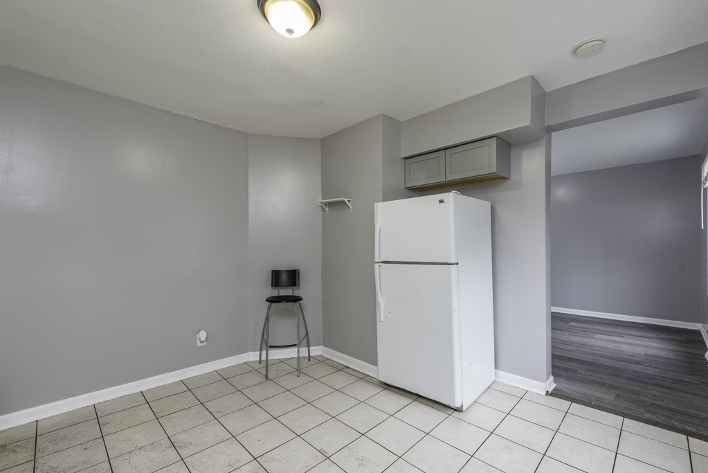 205 S Park Avenue, Waukegan, IL 60085