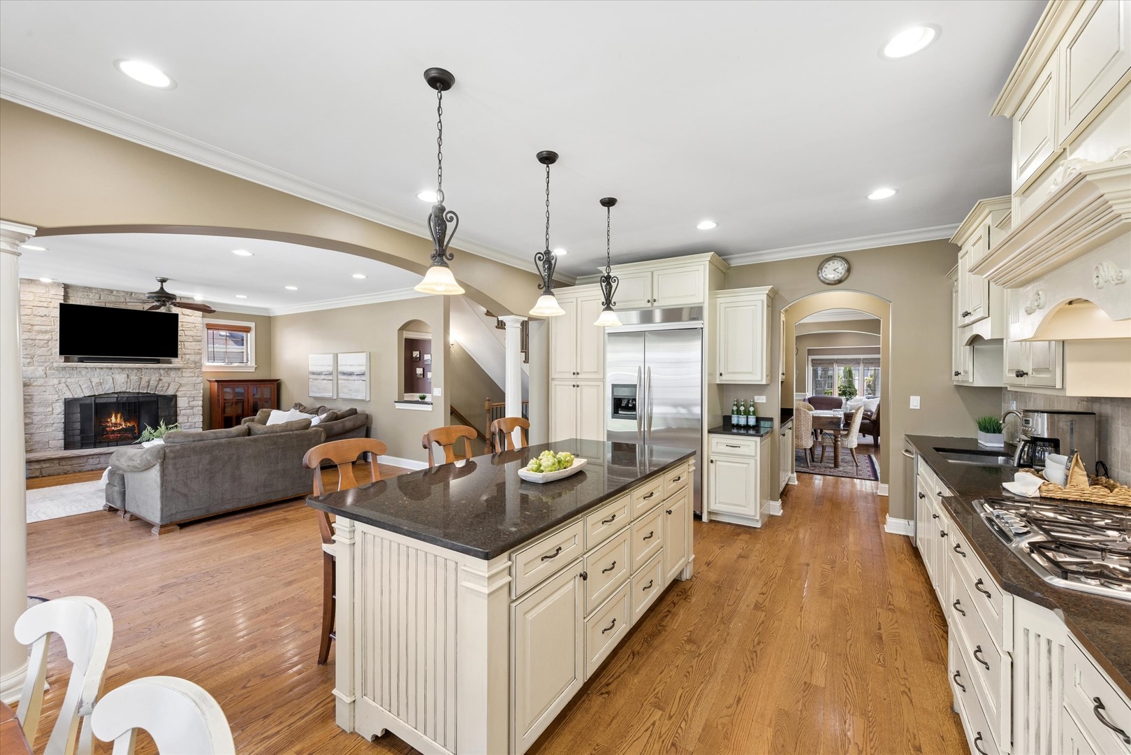 817 S Fairfield Avenue, Elmhurst, IL 60126