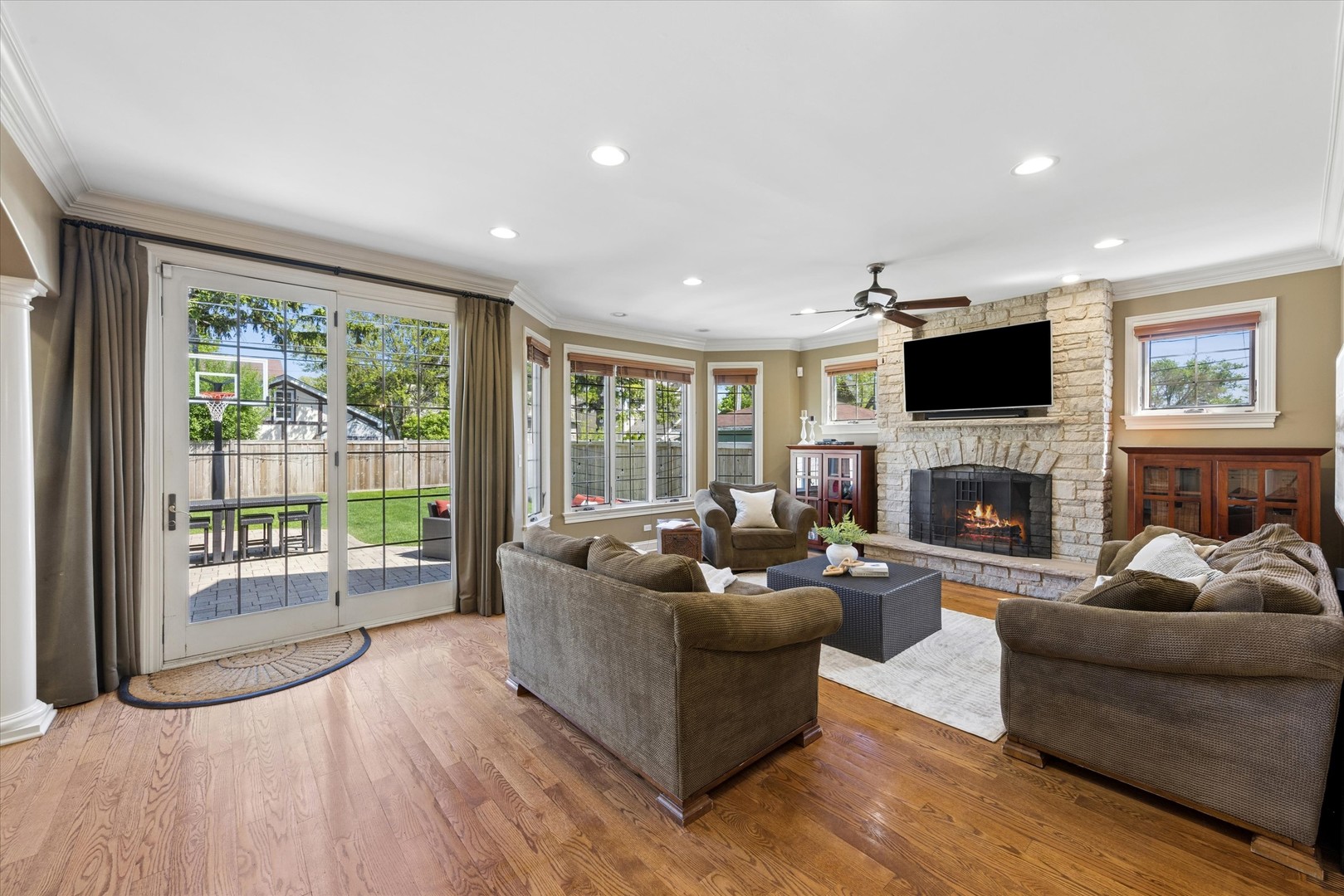 817 S Fairfield Avenue, Elmhurst, IL 60126