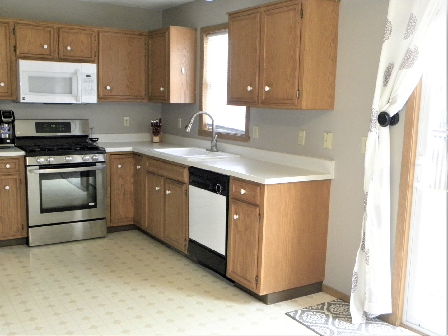 5680 Petworth Drive, Rockford, IL 61109