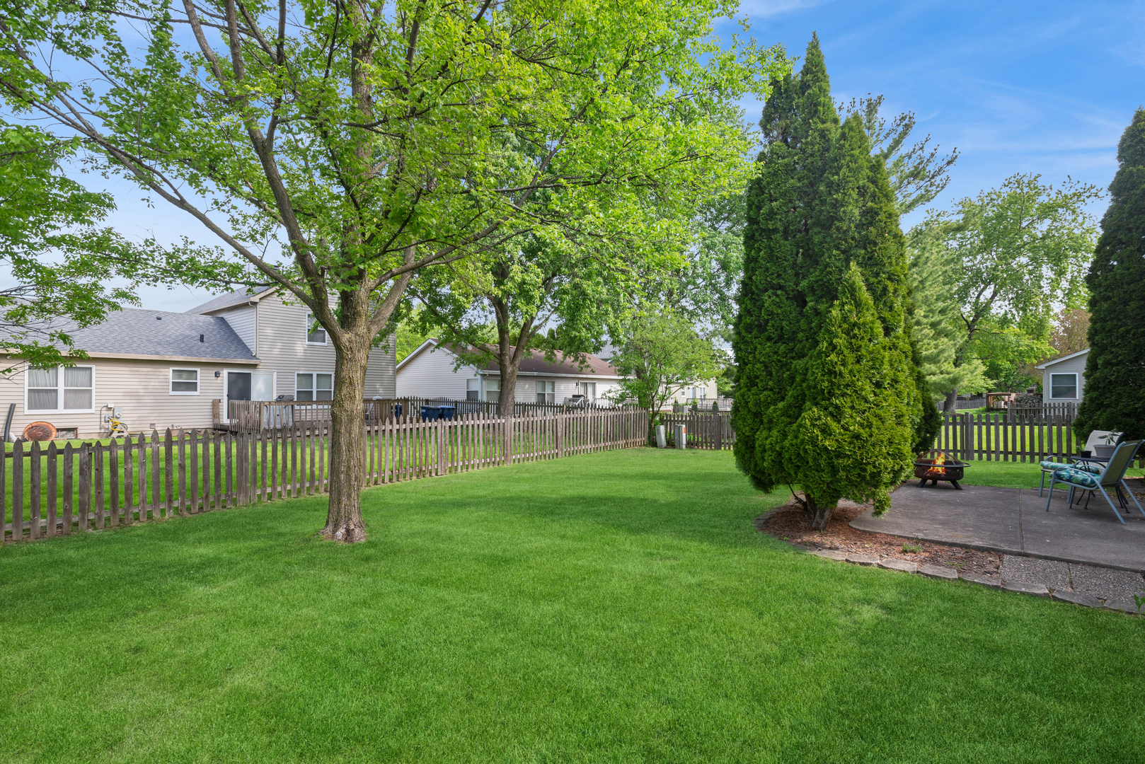 5S742 Meadow Lake Drive, Naperville, IL 60540