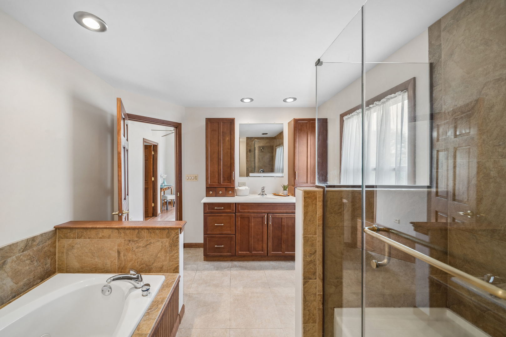 5S742 Meadow Lake Drive, Naperville, IL 60540
