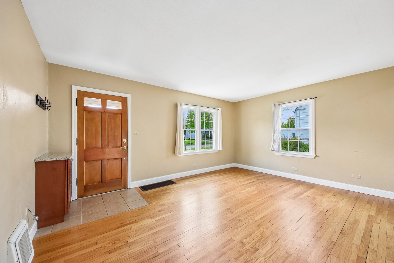 158 N Garfield Avenue, Mundelein, IL 60060