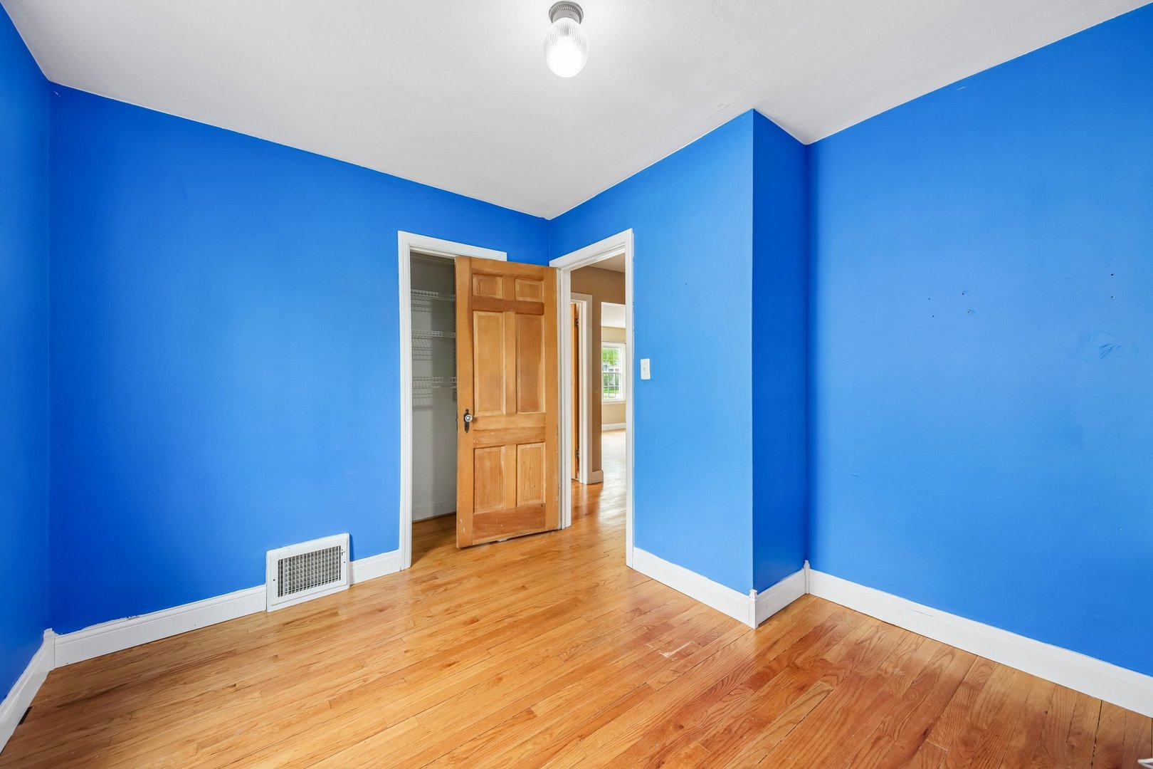 158 N Garfield Avenue, Mundelein, IL 60060