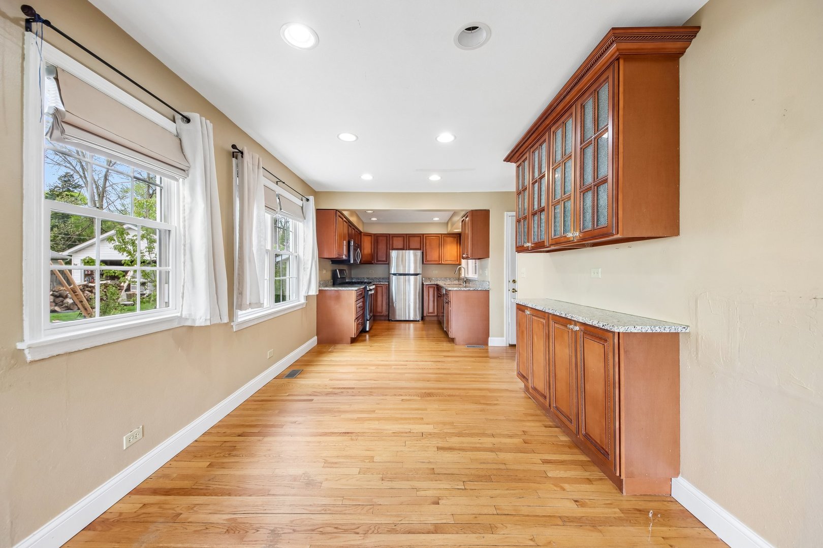 158 N Garfield Avenue, Mundelein, IL 60060