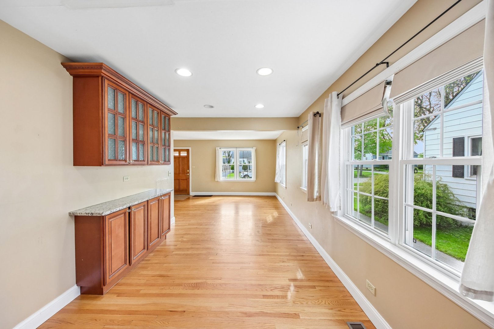 158 N Garfield Avenue, Mundelein, IL 60060