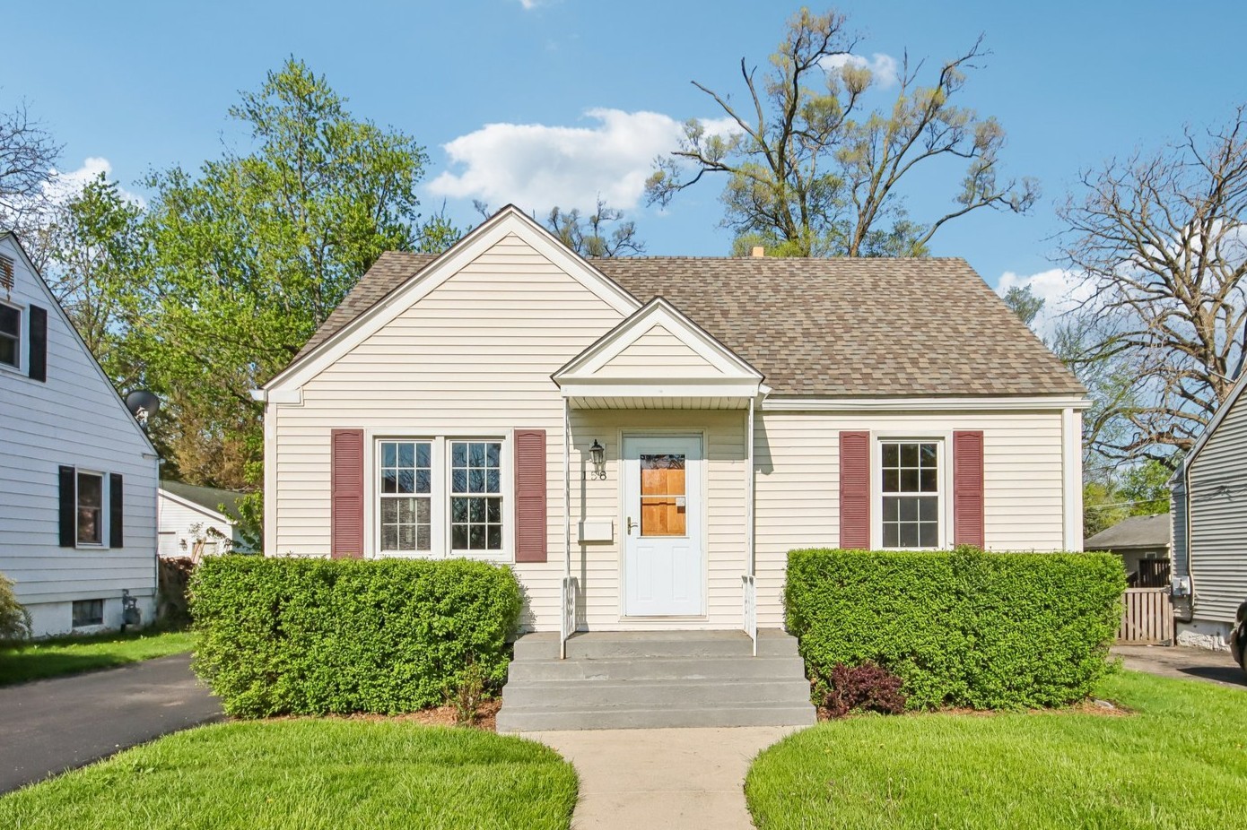 158 N Garfield Avenue, Mundelein, IL 60060