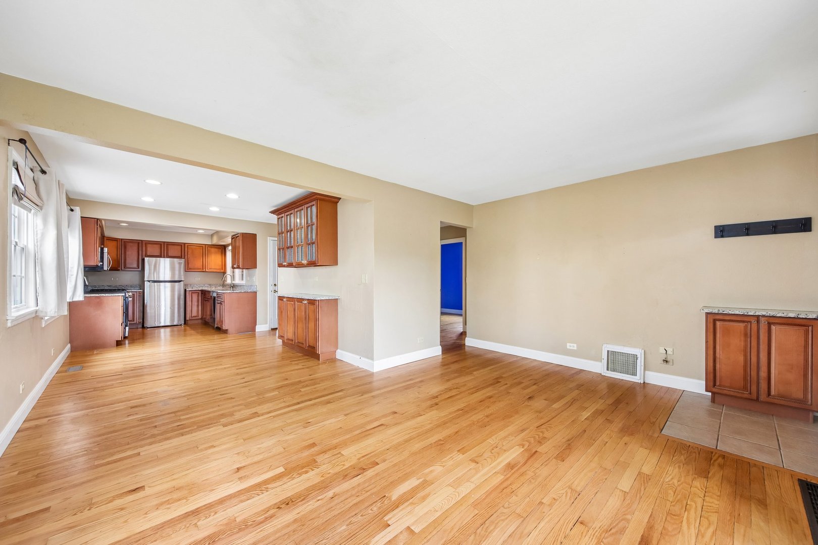 158 N Garfield Avenue, Mundelein, IL 60060