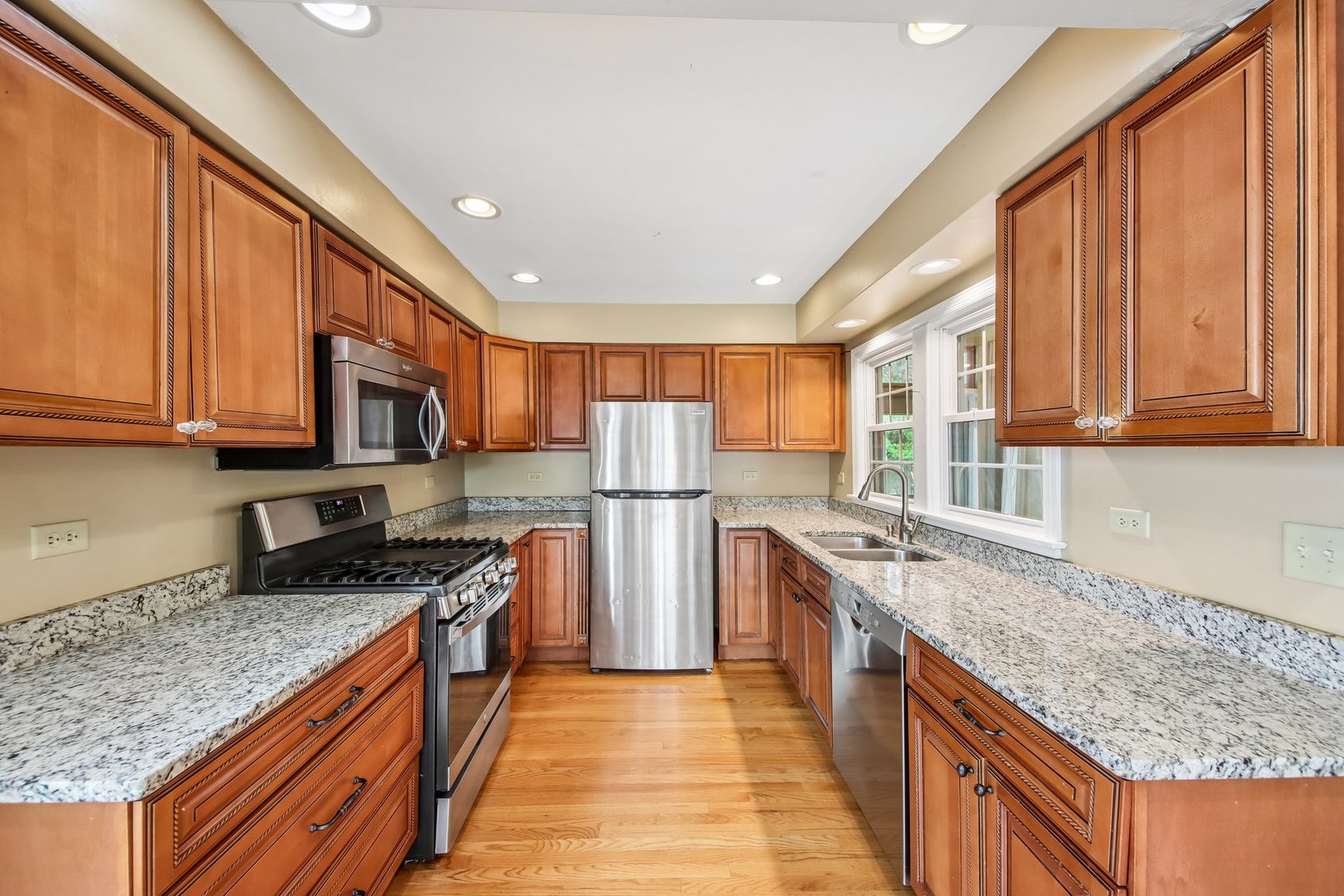 158 N Garfield Avenue, Mundelein, IL 60060