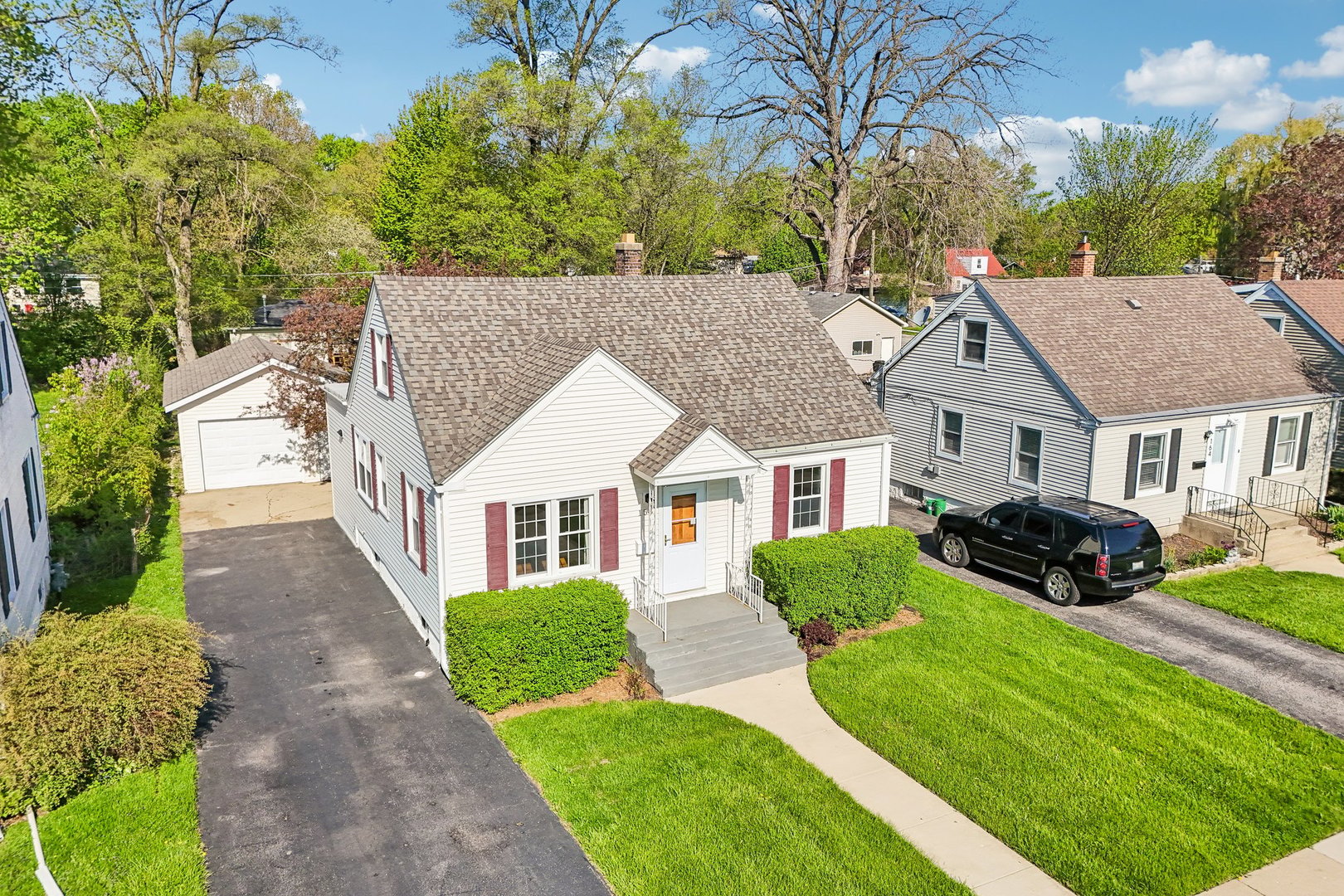 158 N Garfield Avenue, Mundelein, IL 60060