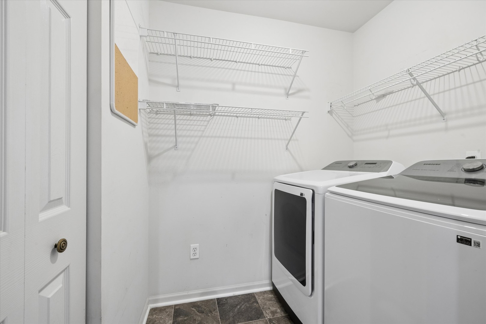 2070 Whitmore Drive, Romeoville, IL 60446