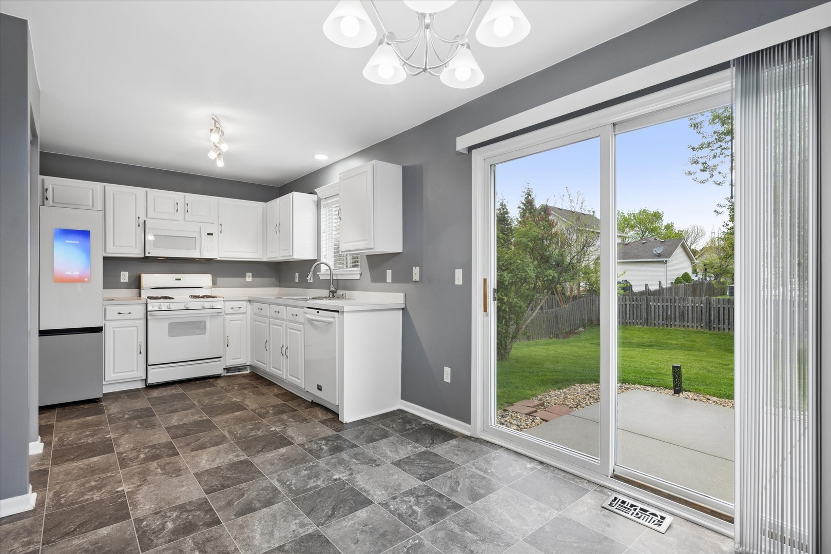 2070 Whitmore Drive, Romeoville, IL 60446