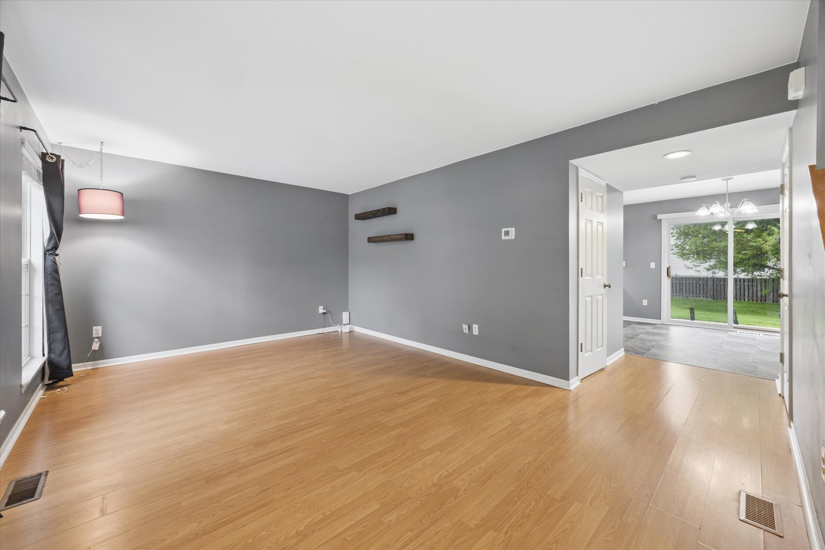 2070 Whitmore Drive, Romeoville, IL 60446