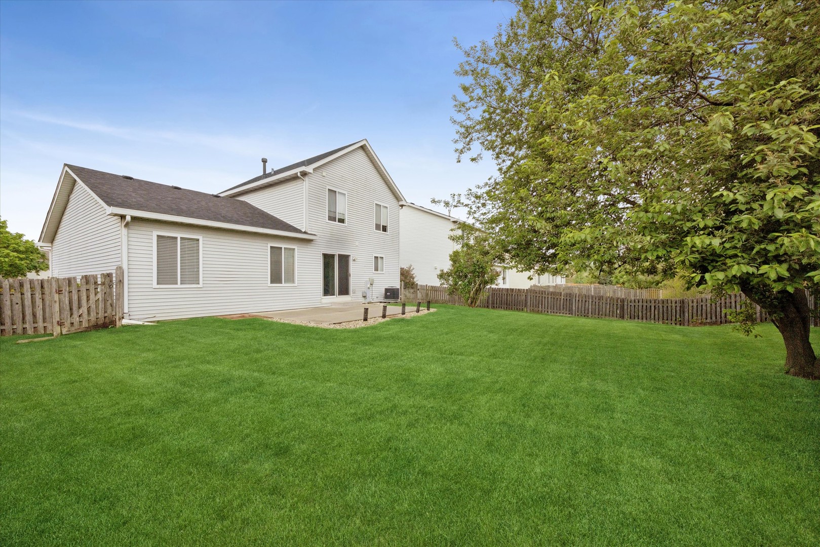 2070 Whitmore Drive, Romeoville, IL 60446