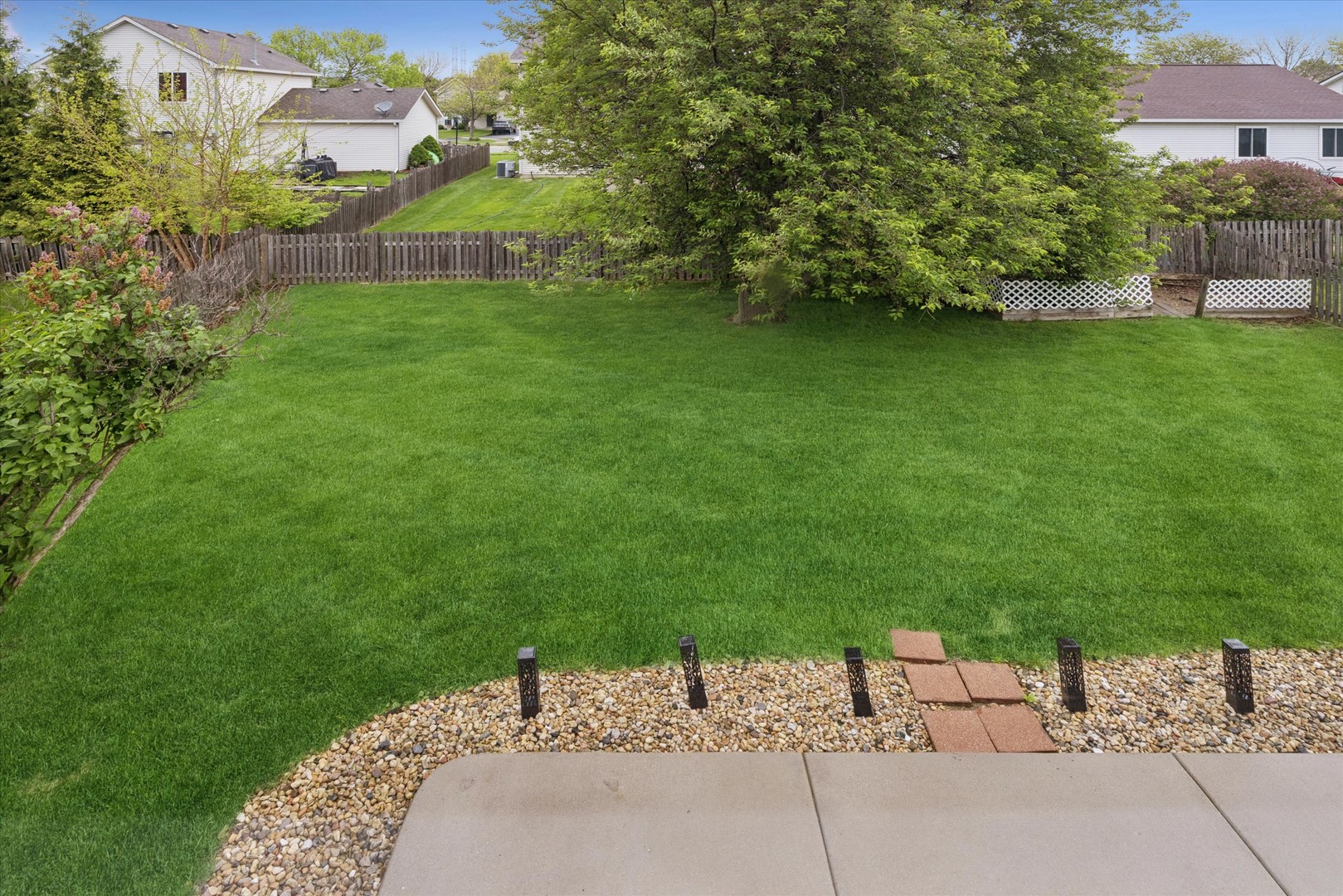 2070 Whitmore Drive, Romeoville, IL 60446