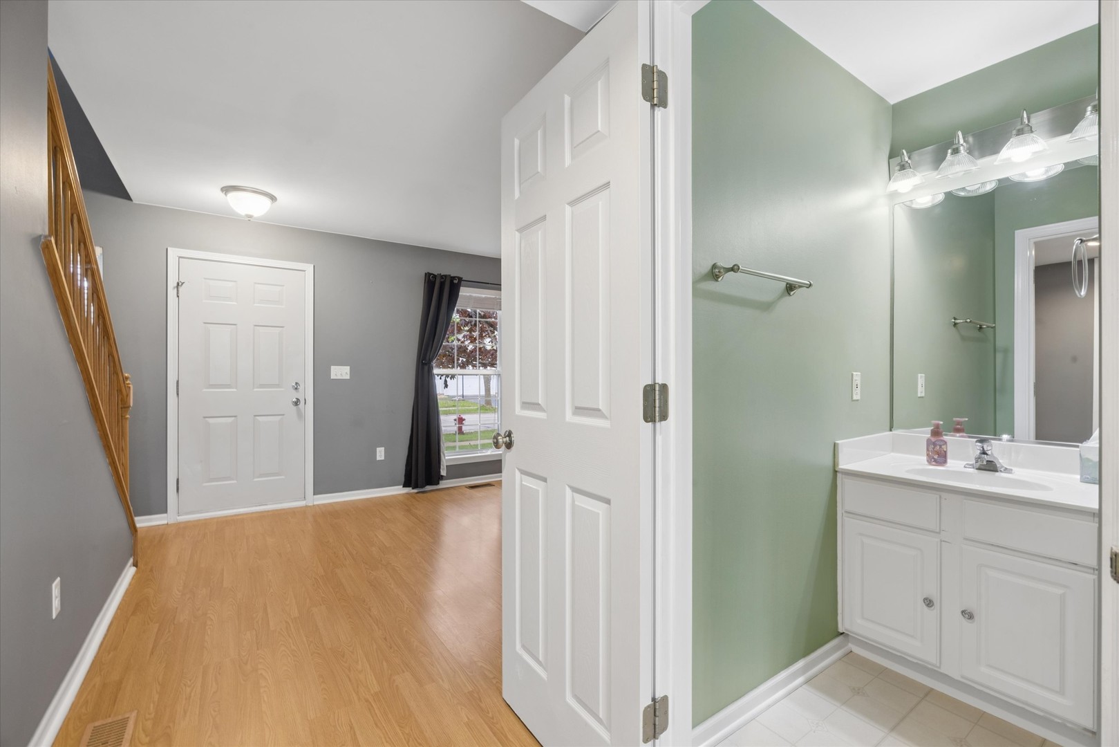 2070 Whitmore Drive, Romeoville, IL 60446