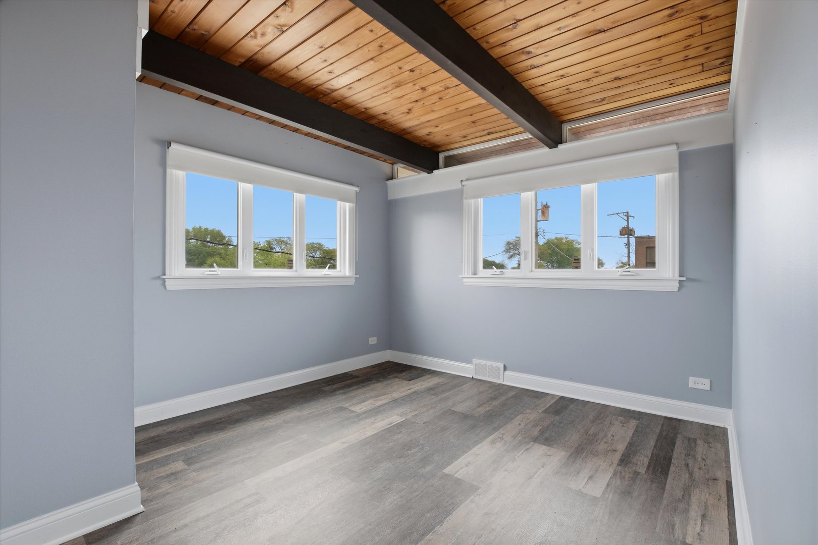 10550 W Cermak Road, Westchester, IL 60154