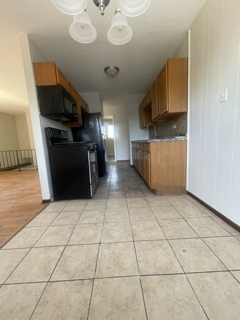 1590 Perry Court #A, Aurora, IL 60505