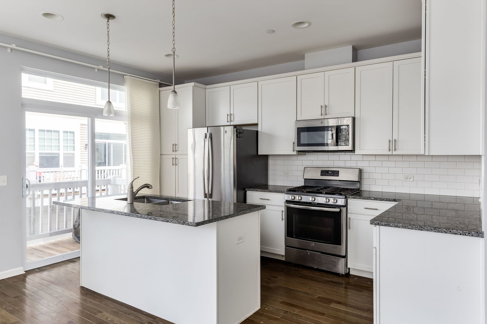 822 Center Street, Des Plaines, IL 60016