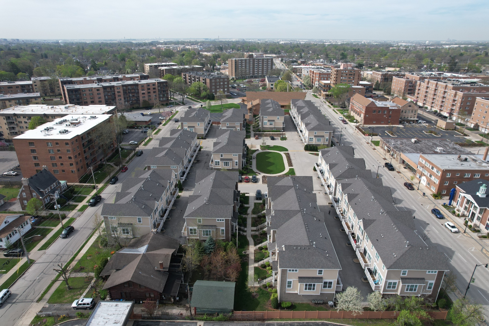 822 Center Street, Des Plaines, IL 60016