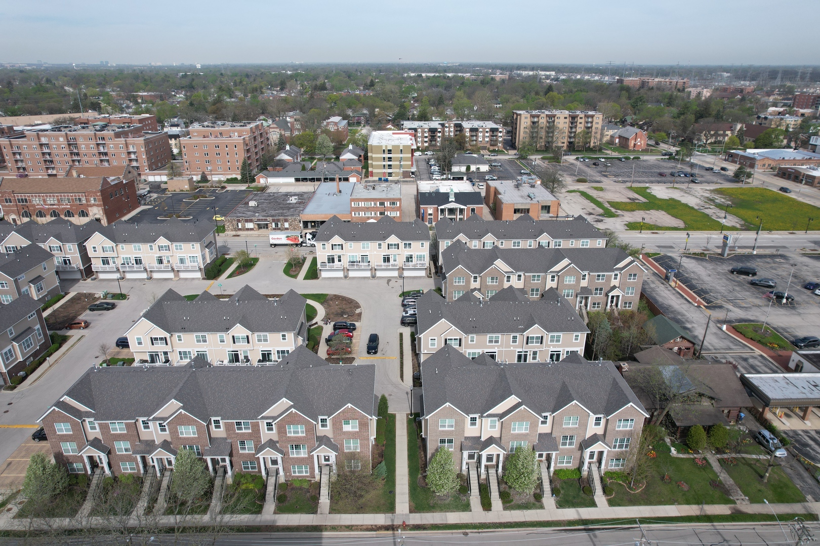 822 Center Street, Des Plaines, IL 60016