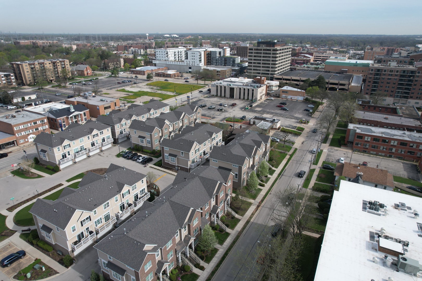 822 Center Street, Des Plaines, IL 60016