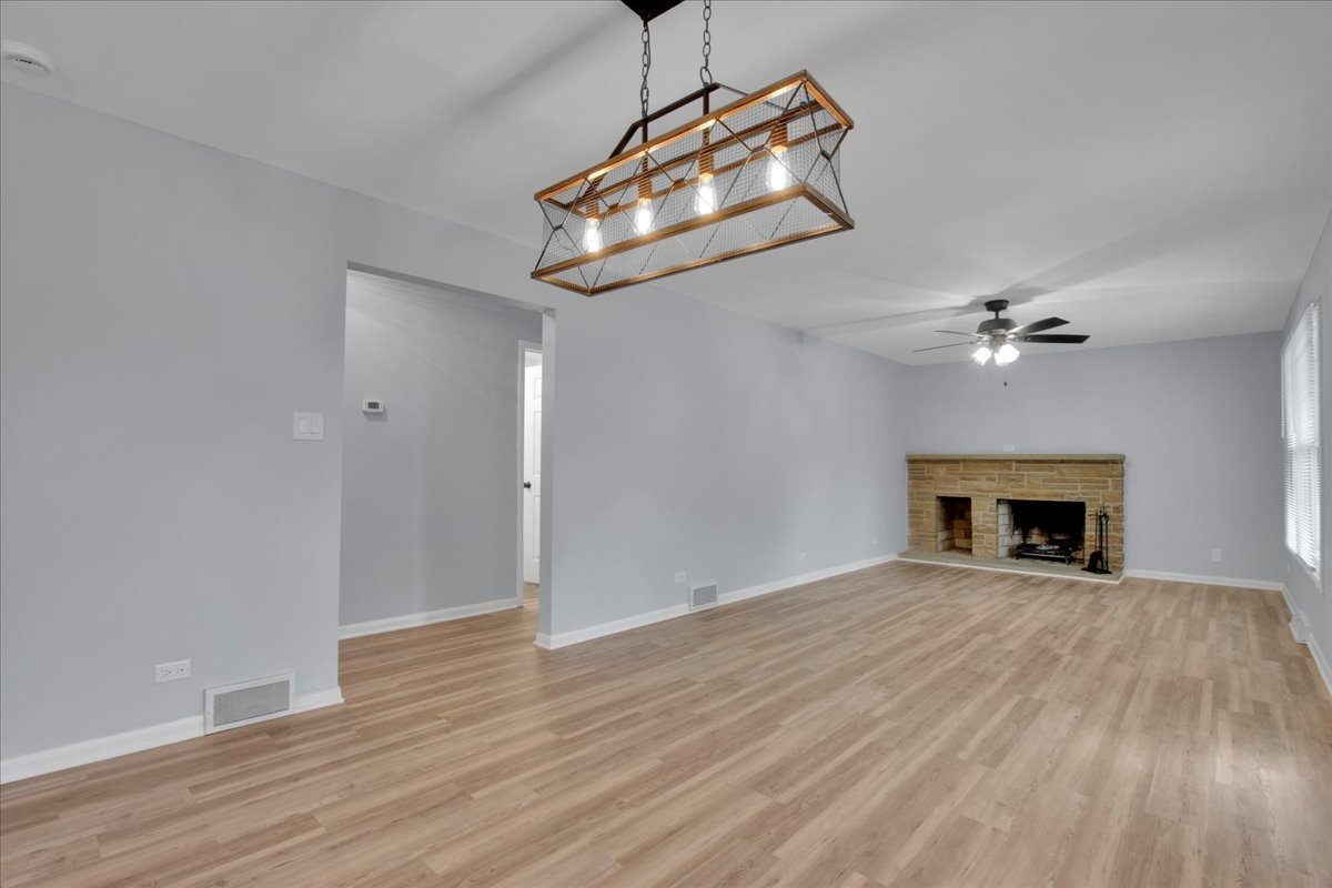 312 S Oak Street, Palatine, IL 60067