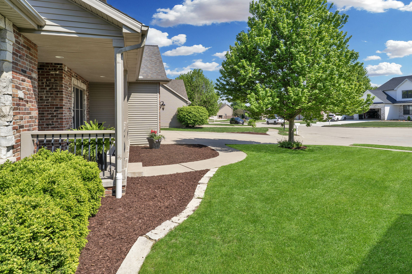 2704 Vrooman Court, Bloomington, IL 61704