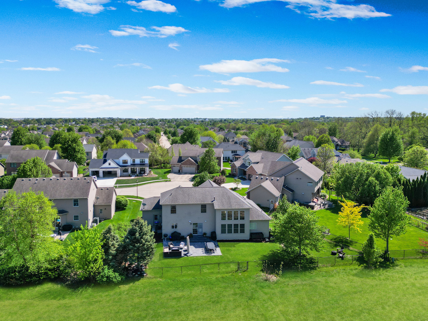 2704 Vrooman Court, Bloomington, IL 61704