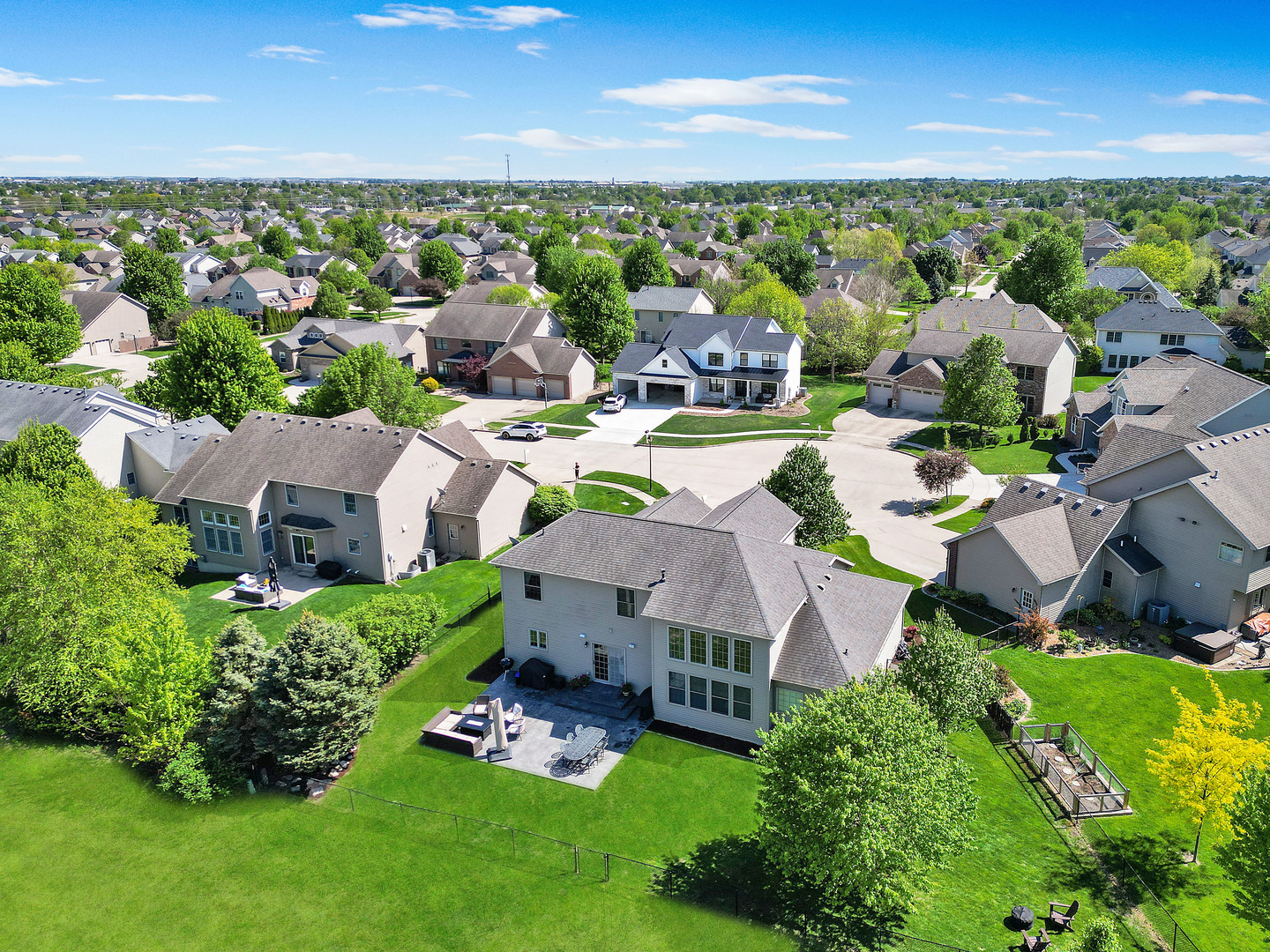 2704 Vrooman Court, Bloomington, IL 61704