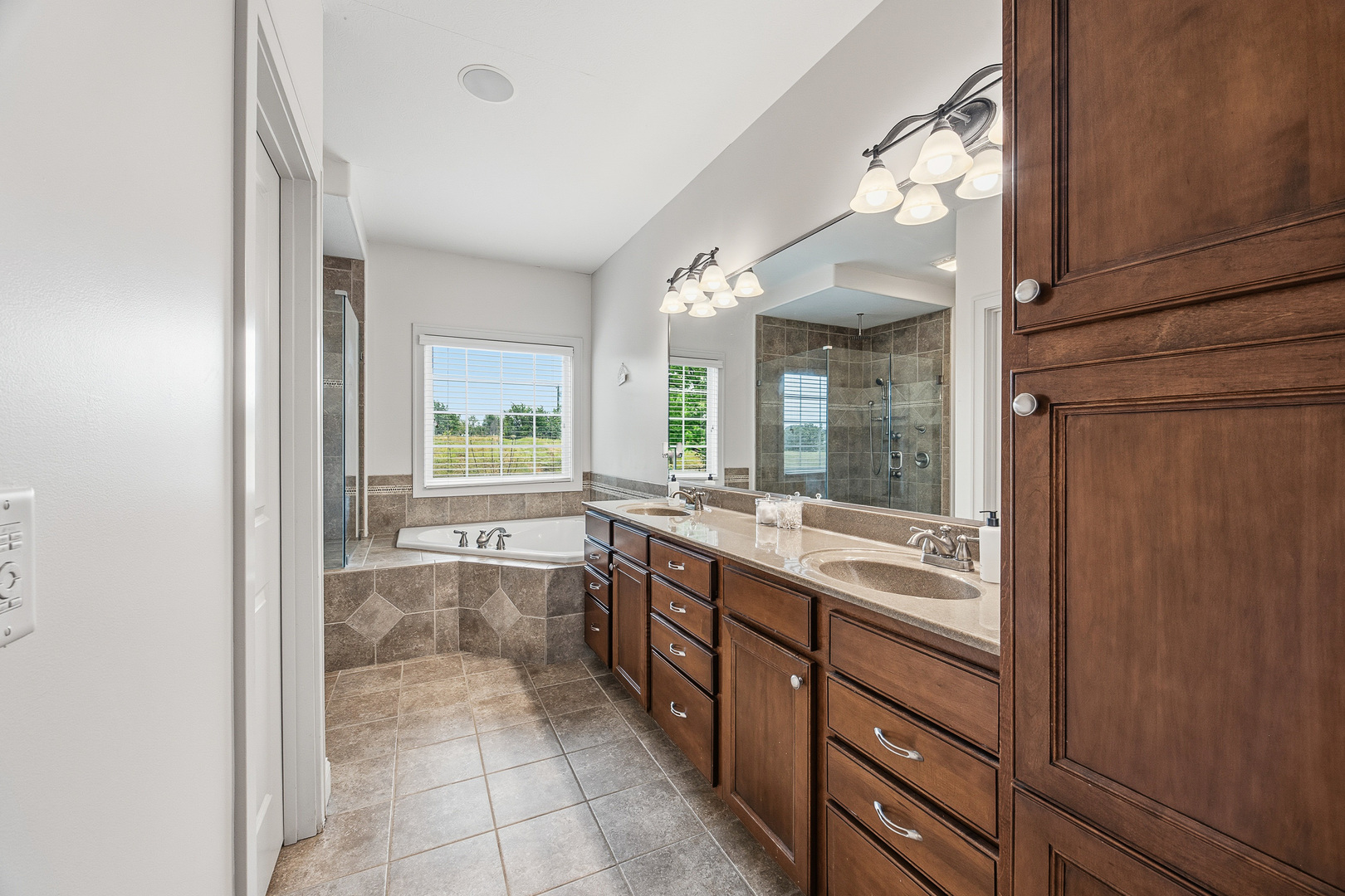 2704 Vrooman Court, Bloomington, IL 61704