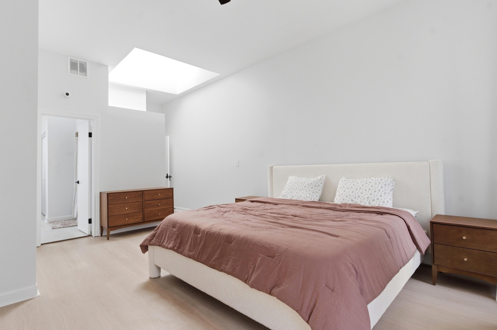 835 S Claremont Avenue, Chicago, IL 60612