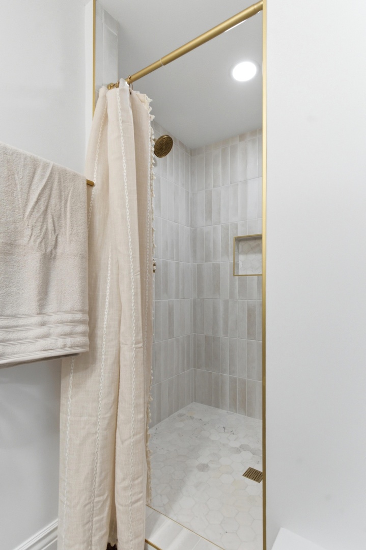 835 S Claremont Avenue, Chicago, IL 60612