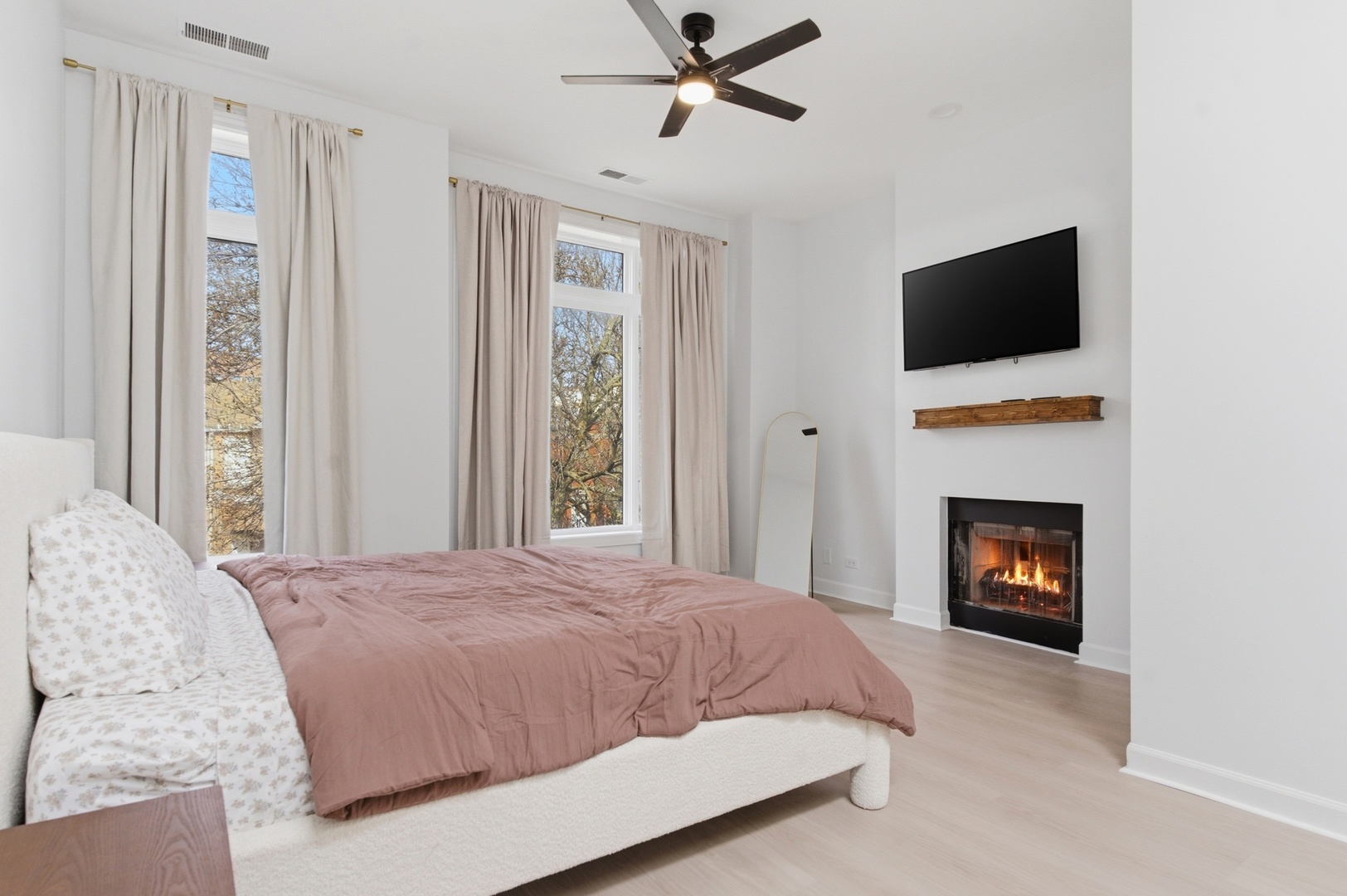 835 S Claremont Avenue, Chicago, IL 60612