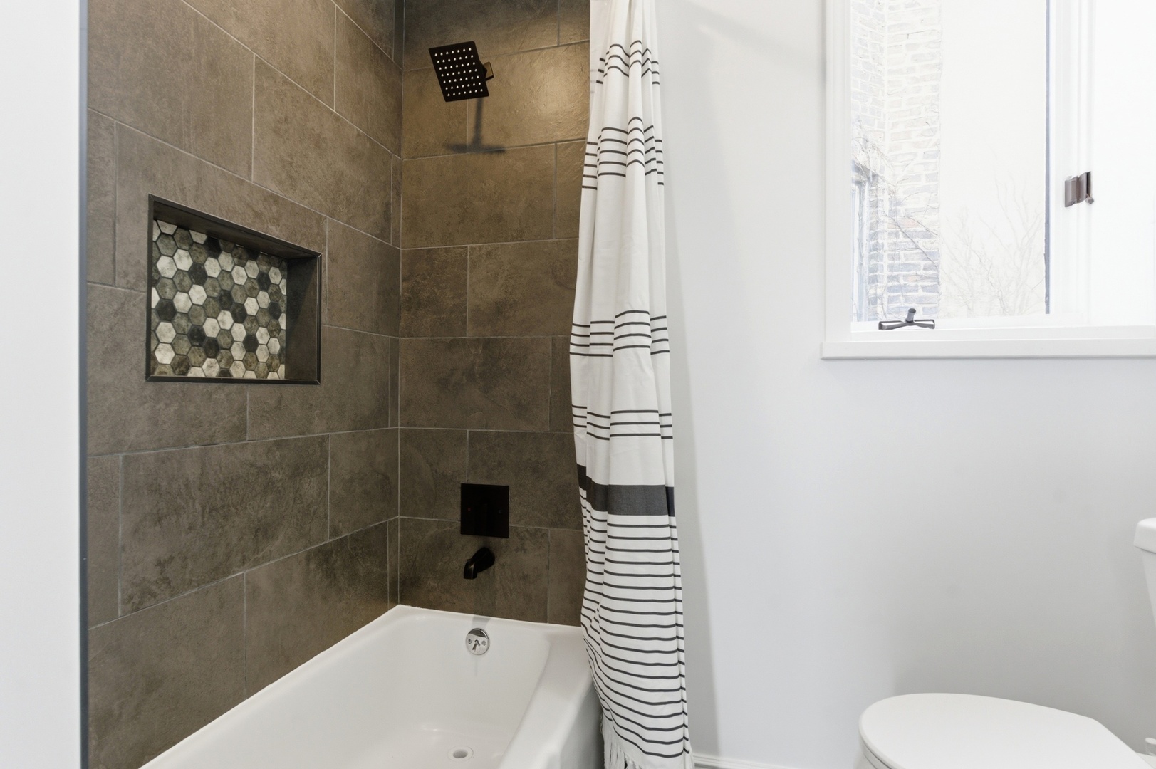 835 S Claremont Avenue, Chicago, IL 60612