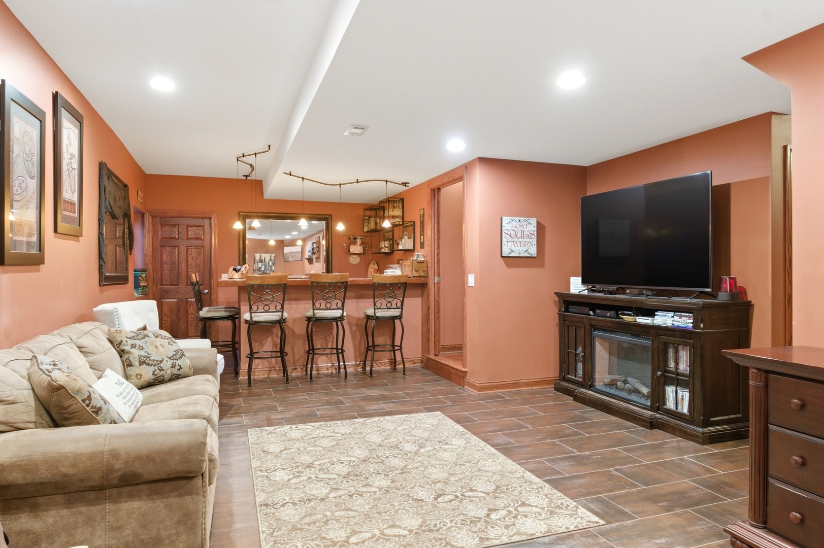 398 Essex Drive, Oswego, IL 60543