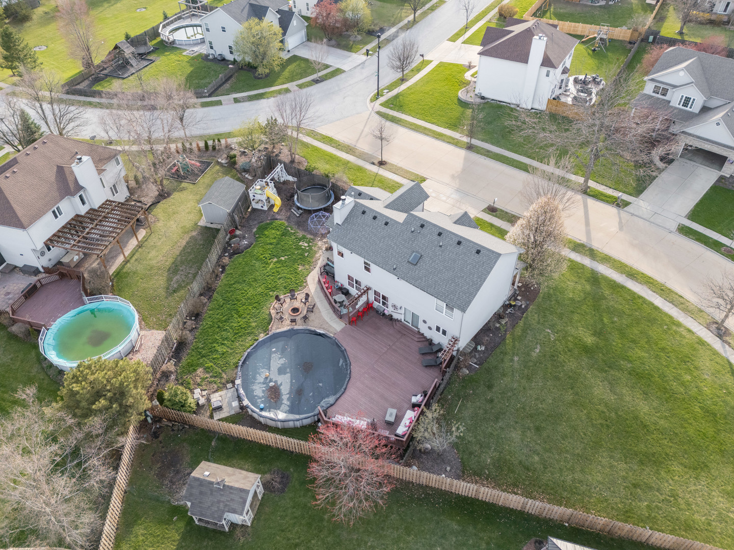 398 Essex Drive, Oswego, IL 60543