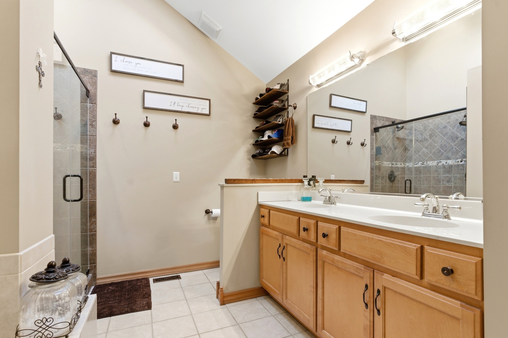 398 Essex Drive, Oswego, IL 60543