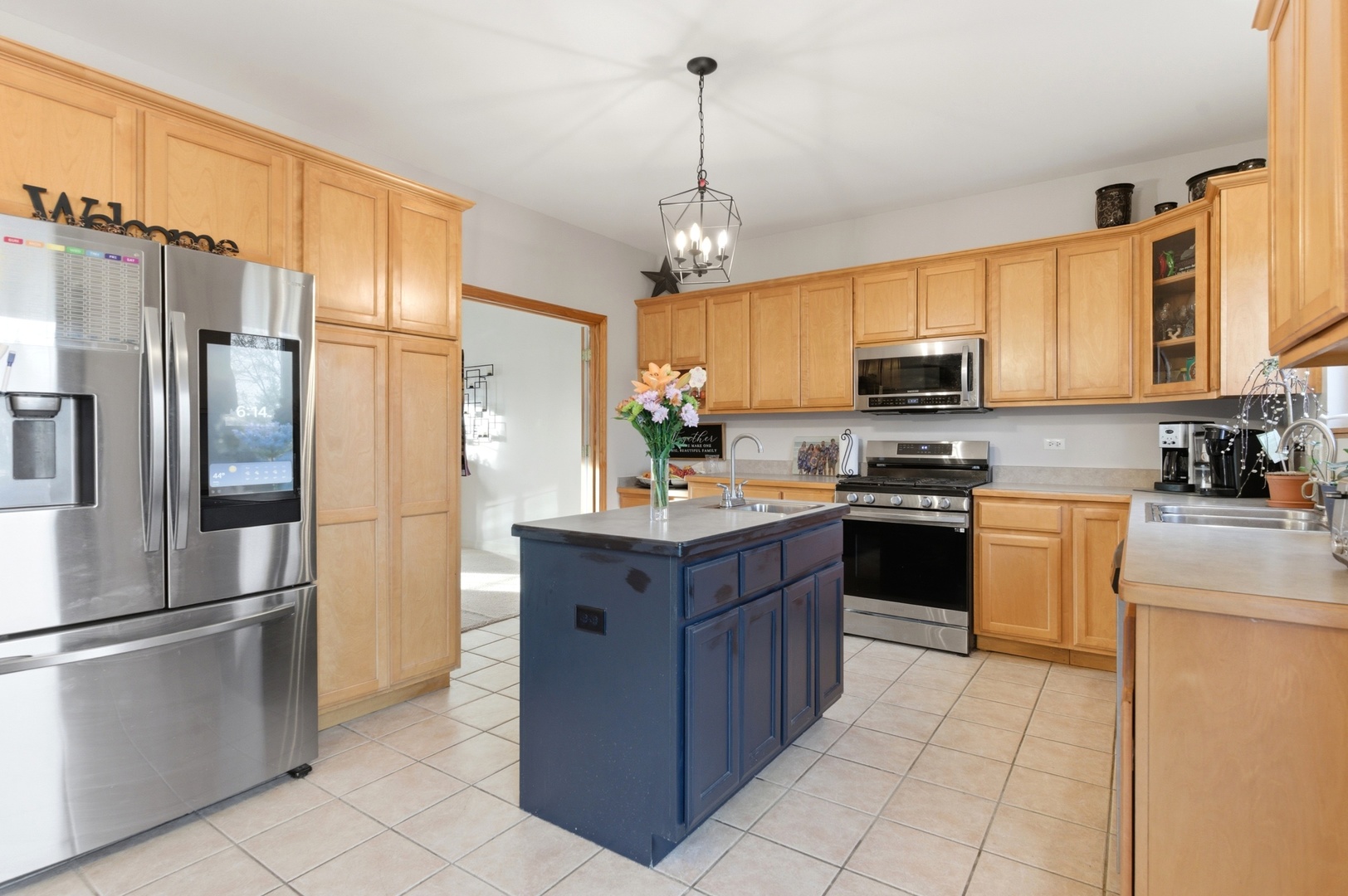 398 Essex Drive, Oswego, IL 60543