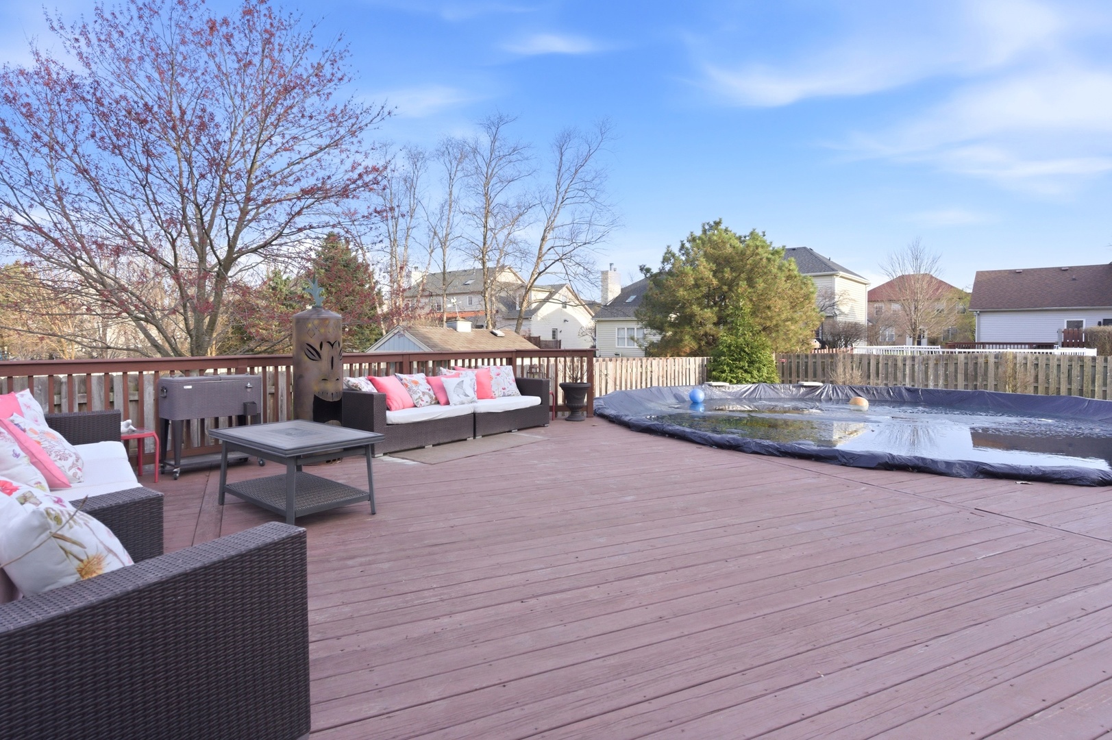 398 Essex Drive, Oswego, IL 60543