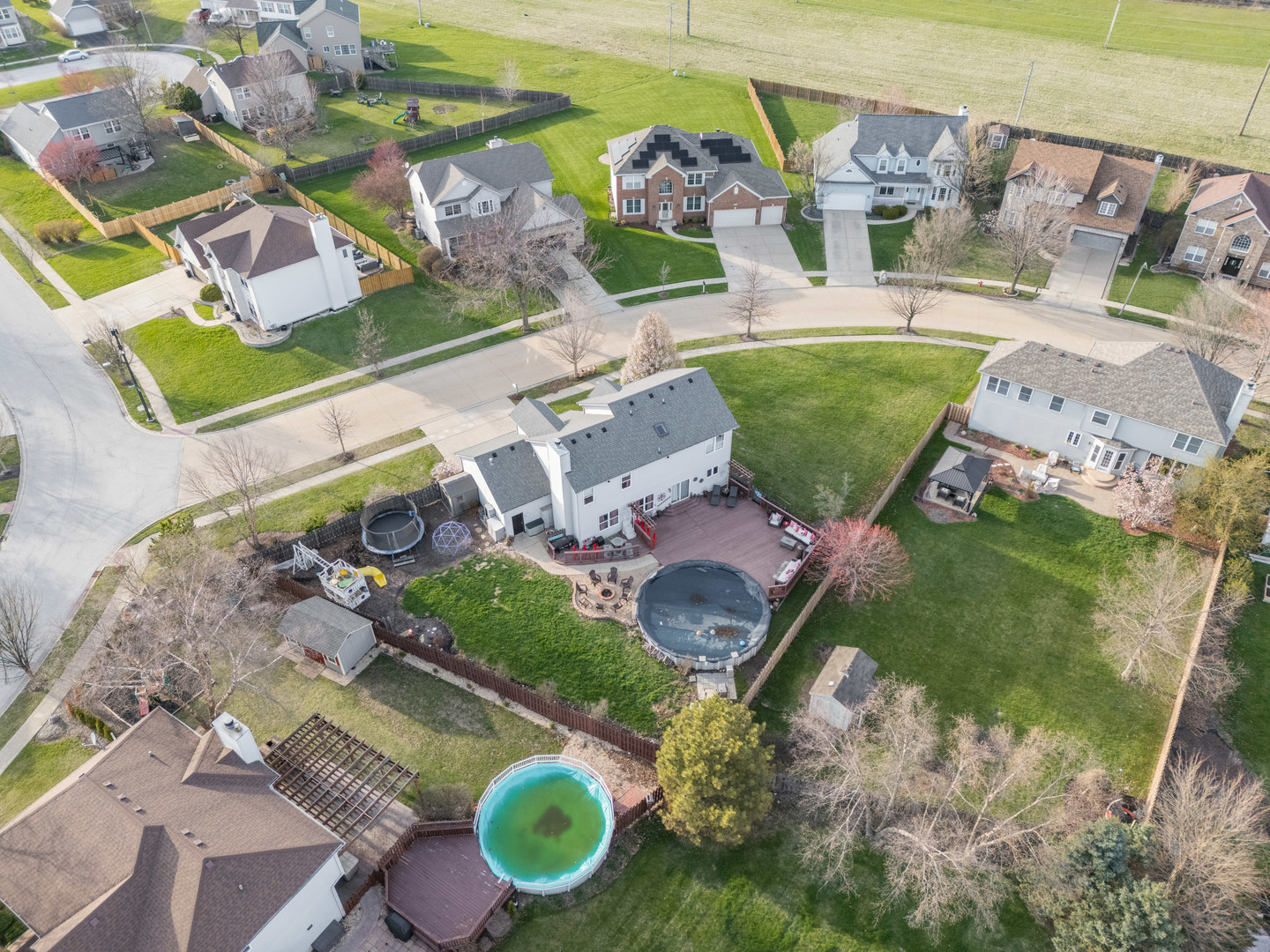 398 Essex Drive, Oswego, IL 60543