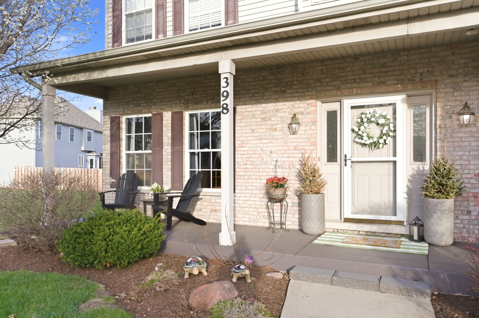 398 Essex Drive, Oswego, IL 60543